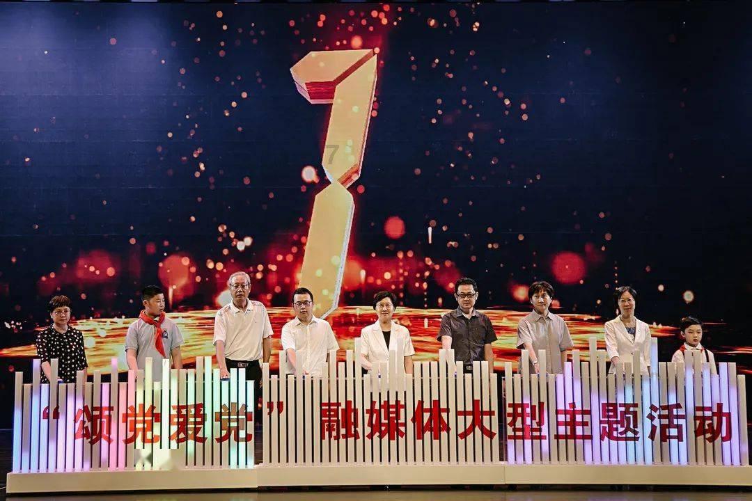 乌无人机空袭俄罗斯一化工码头 现场燃起大火